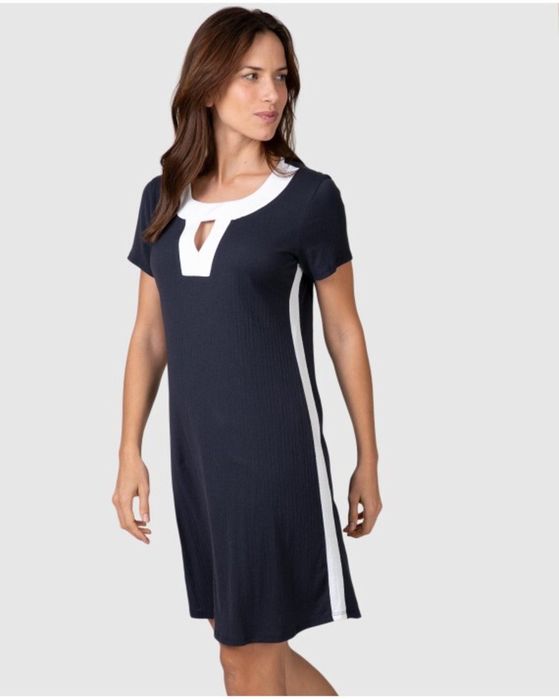 PLAYERA CORTA DE MUJER DE MANGA CORTA CON ABERTURA TRIANGULAR - 2