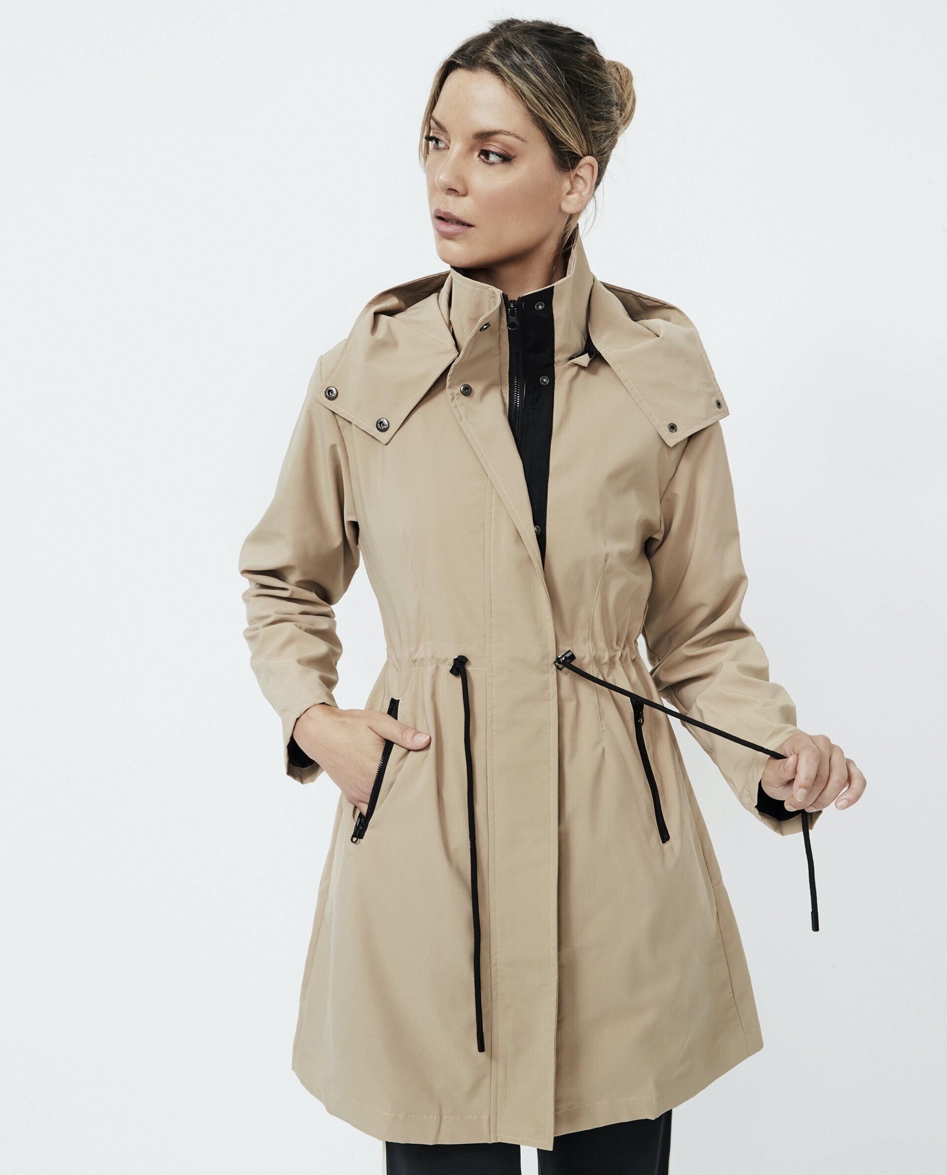 Chaqueta cortaviento by Pilar Rubio - 1