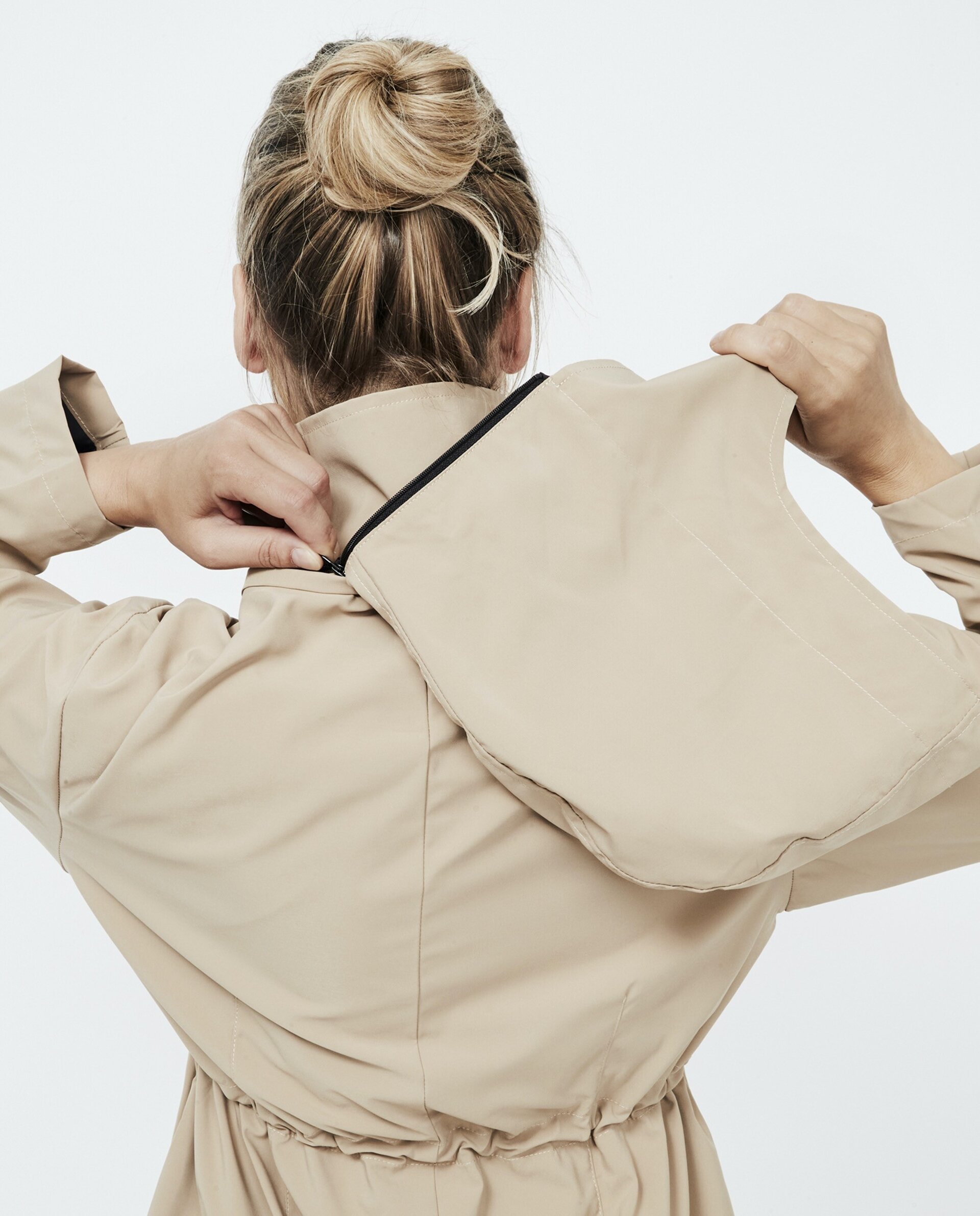 Chaqueta cortaviento by Pilar Rubio - 5