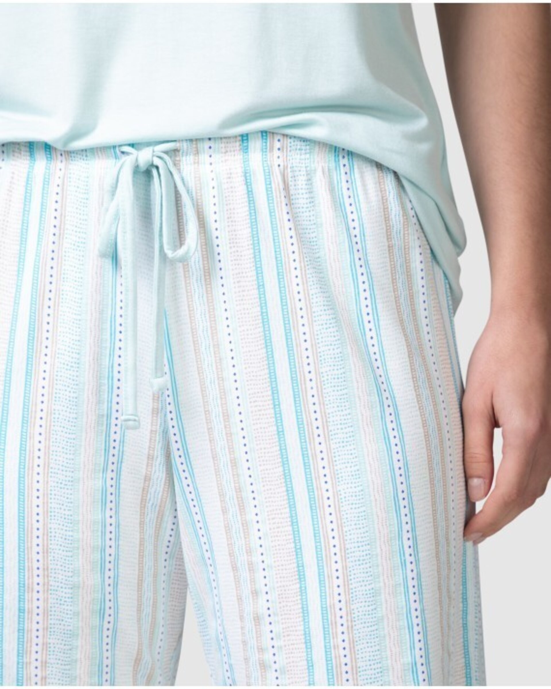 PIJAMA PIRATA DE MUJER MANGA CORTA LISO Y CUELLO LIGERAMENTE PICO - 3